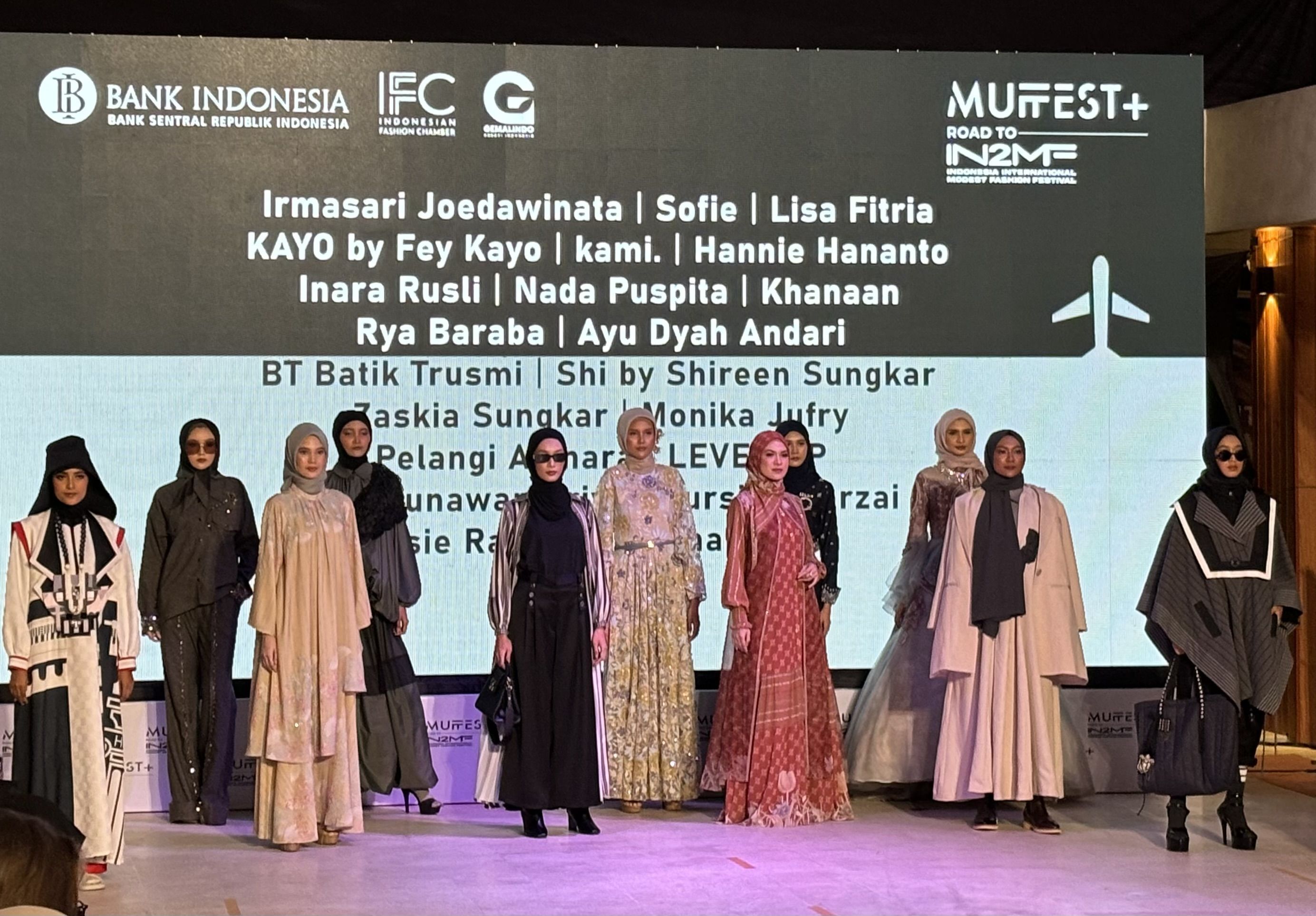 Sneakpeak Muffest+ 2024, Inara Rusli hingga Shireen Sungkar Ramaikan Runway