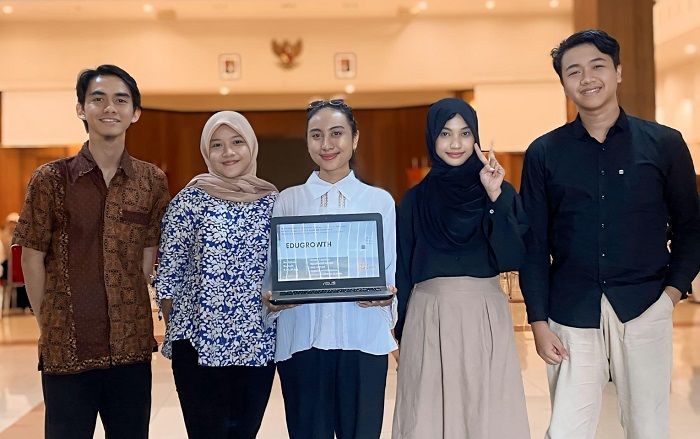 Miris Banyaknya Limbah Fashion, Mahasiswa UNY Ini Buka Layanan yang diberi Nama EduGrowth, Apa Itu ?