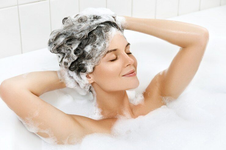 5 Cara Keramas yang Benar untuk Mencegah Kerusakan Rambut