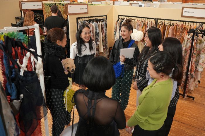 PINTU Incubator: Bawa Merek Fashion Indonesia Bersinar di Première Classe Paris 2024