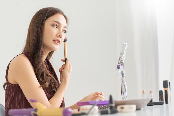 5 Tips Makeup Tahan Lama dan Gak Luntur saat Jalan-Jalan