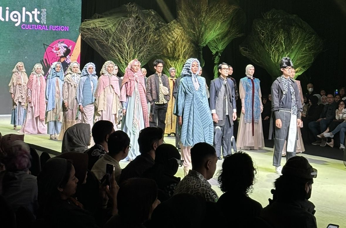Spotlight 2024 Cultural Fusion, Ruang Desainer Kawinkan Budaya Lokal dan Asing