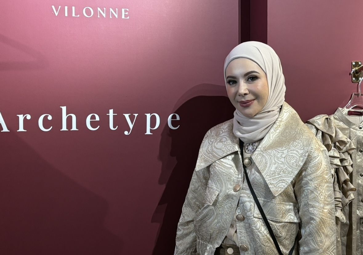 Mix and Match Outfit ala Selebgram Cantik Vinna Karlina untuk Bukber Pertamamu