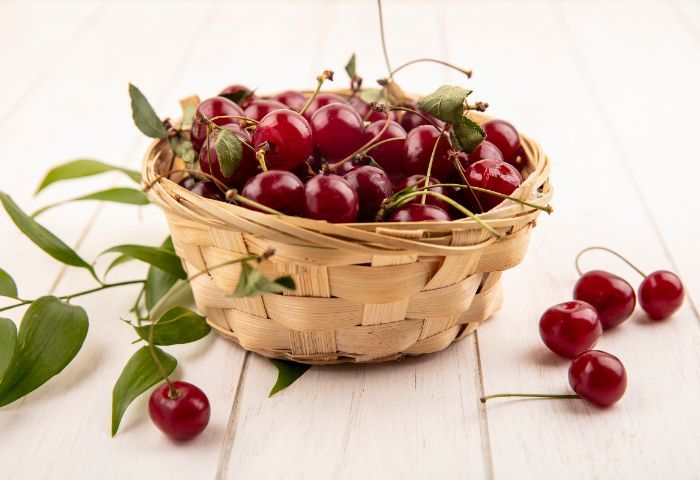 4 Manfaat Buah Ceri untuk Wajah Sehat dan Awet Muda, Dijamin Makin Glowing!