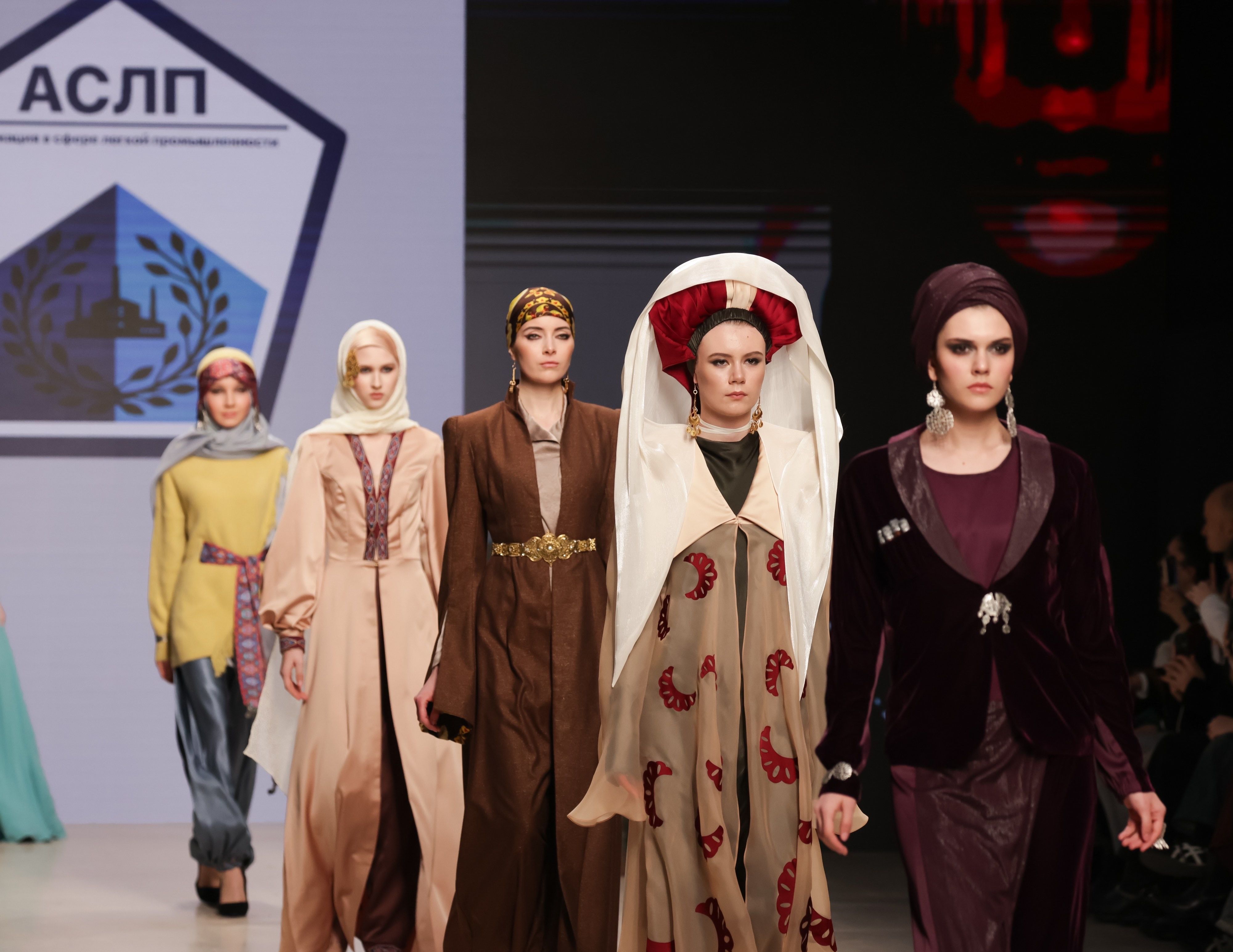 Desainer Muda dari 10 Negara Tampil di Moscow Fashion Week