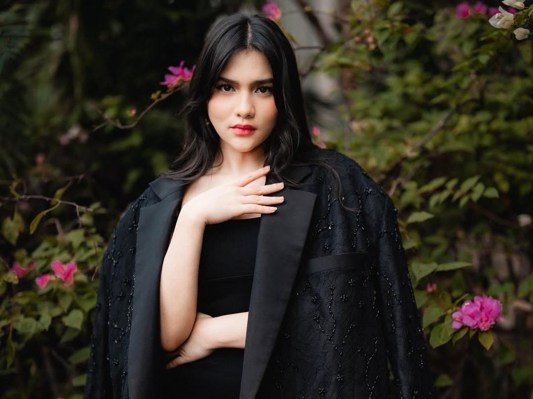 5 Gaya Makeup Andalan Davina Karamoy, Cocok Buat Jadi Referensi!