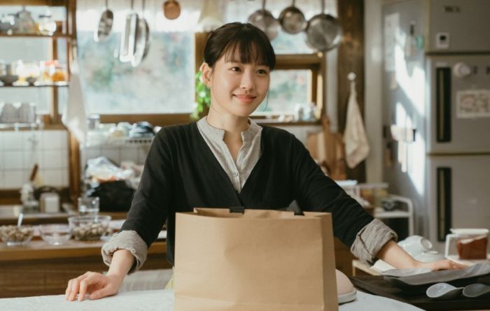 5 Outfit Go Min Si di Drama Korea Terbaru Tastefully Yours, Simpel Tapi Bikin Naksir!