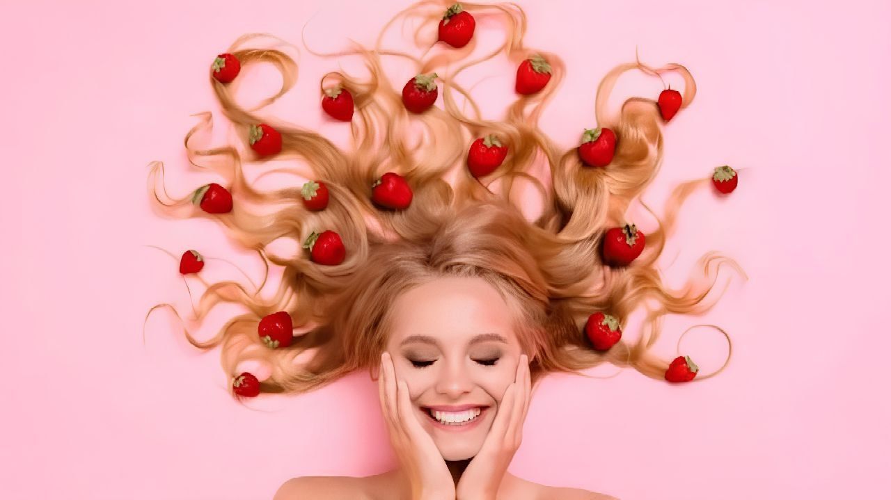4 Masker Rambut Alami dari Stroberi untuk Rambut Sehat dan Berkilau