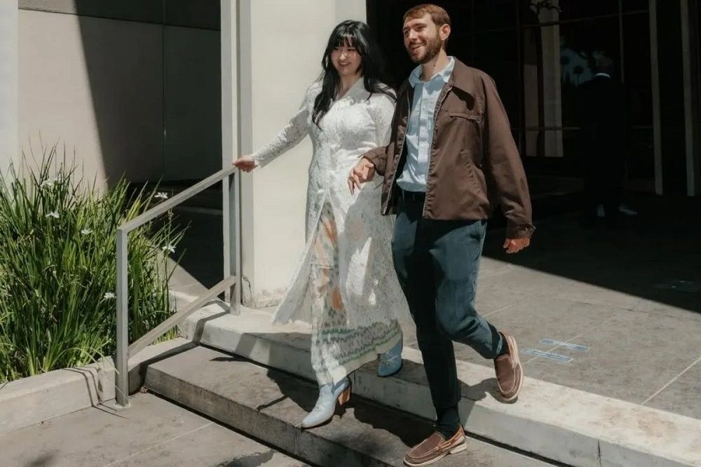 Busana Pernikahan Stephanie Poetri Curi Perhatian, Perpaduan Budaya Indonesia dan Amerika