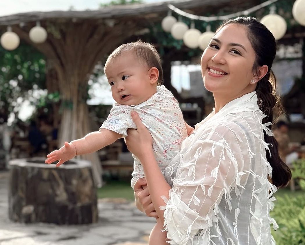 5 Gaya Outfit Kembaran Jessica Mila dan Bayinya Dipamerkan di Sosmed