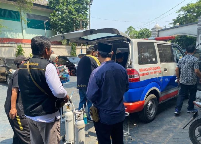 Bantu Warga Terdampak Kebakaran TPA Rawakucing, Dinkes Tangerang Kirim Tabung Oksigen dan Masker