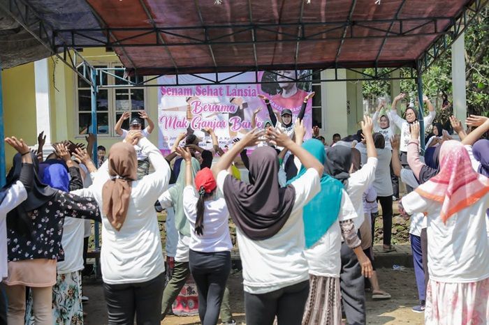 Gelar Senam Bersama, Mak Ganjar Ajak Lansia di Banten Selalu Sehat dan Bahagia