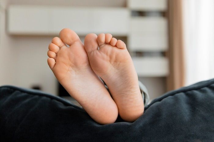 4 Kebiasaan yang Sebabkan Kaki Mudah Memar dalam Keseharian Anda