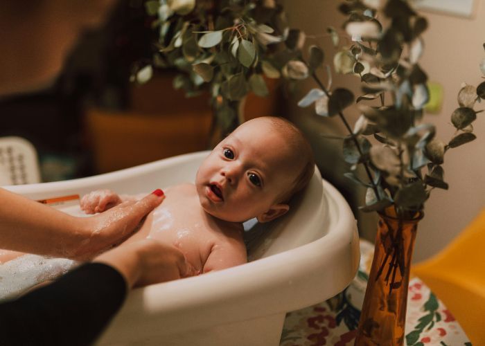 5 Mitos dan Fakta Seputar Perawatan Kulit Bayi, Nomor 5 Paling Sering Terjadi!