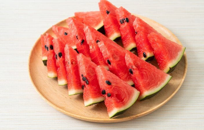 Manfaat Buah Semangka, Si Manis Penggugah Selera