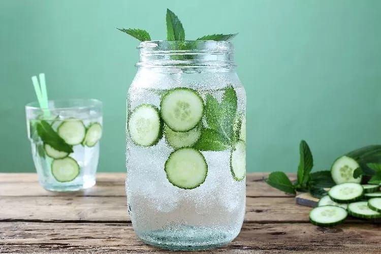 7 Minuman Herbal untuk Sakit Tenggorokan yang Paling Ampuh