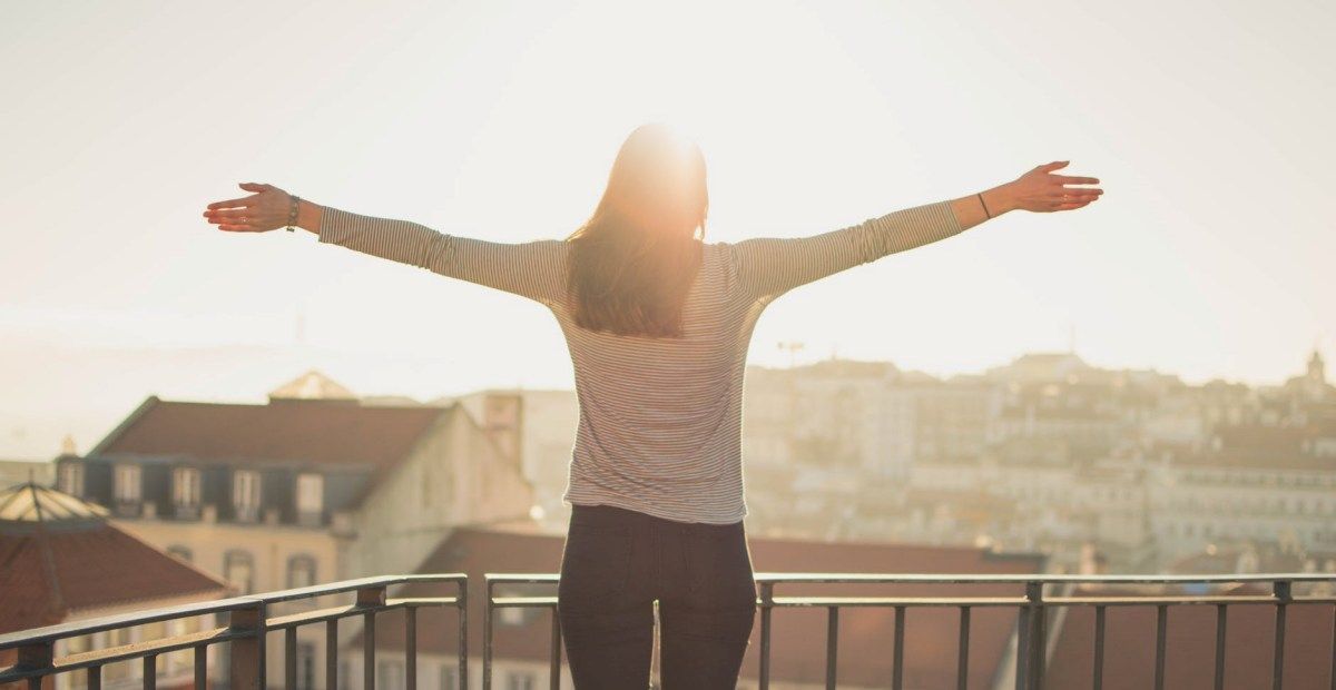 7 Tips Melatih Otak Berpikir Positif Agar Bisa Meraih Kebahagiaan