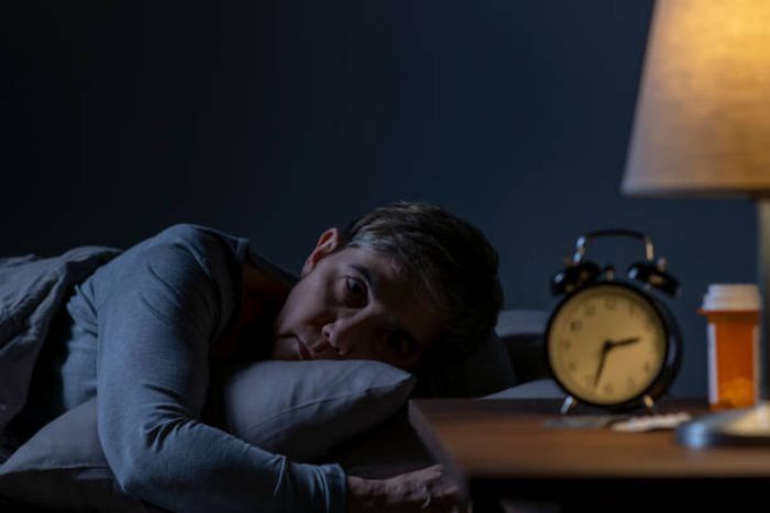 Overthinking Tiap Malam? Coba 4 Trik Ini Biar Tidurmu Nggak Drama Lagi!