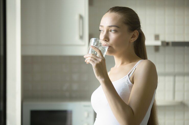 Hati-Hati Dehidrasi Saat Puasa: Tips Minum yang Aman untuk Ginjal