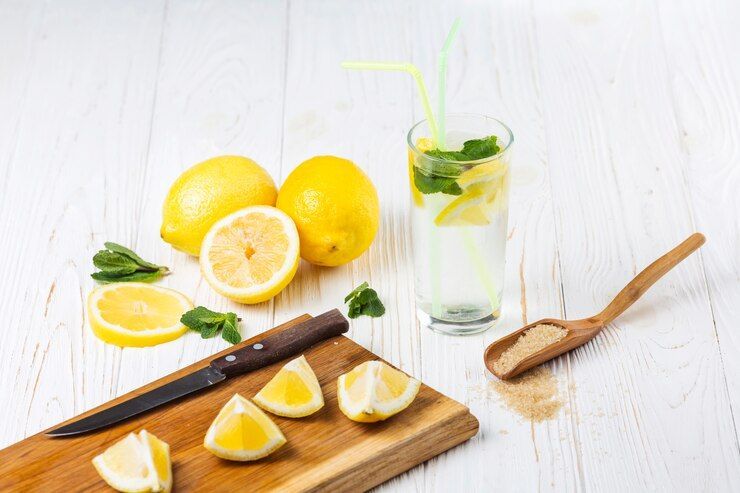 4 Alasan Mengapa Air Lemon Baik untuk Memulai Hari, Apa Saja?