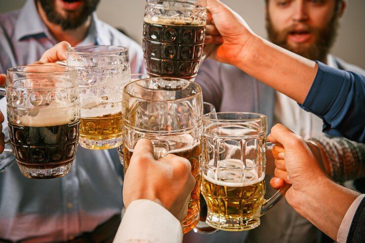 Dear Pemabuk! Minum Alkohol Berlebihan Bisa Tingkatkan Risiko Kerusakan Otak dan Demensia, Lho