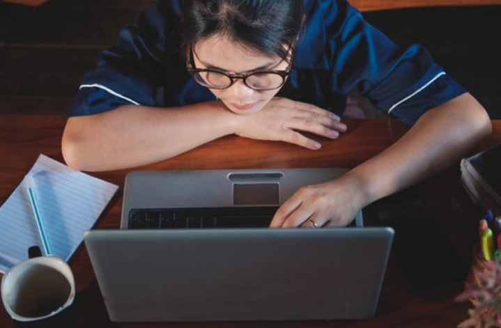 43% Gen Z di Indonesia Termasuk Sandwich Generation, Benarkah Kesehatan Mental Terancam?