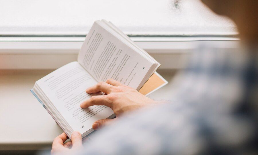 3 Manfaat Baca Buku untuk Kesehatan Mental: Nggak Cuma Tambah Ilmu, tapi Juga Bikin Lebih Happy!