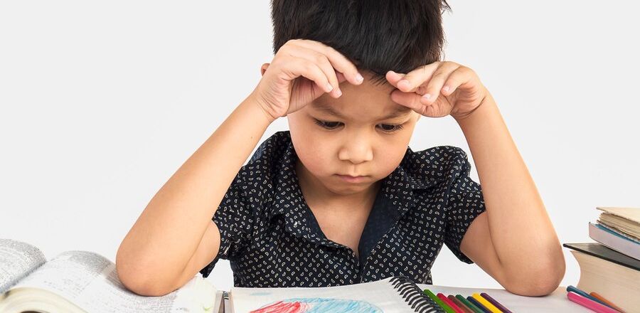 Dear Parents! Jangan Ganggu dan Puji Anak Saat Lagi Fokus, Begini Dampaknya