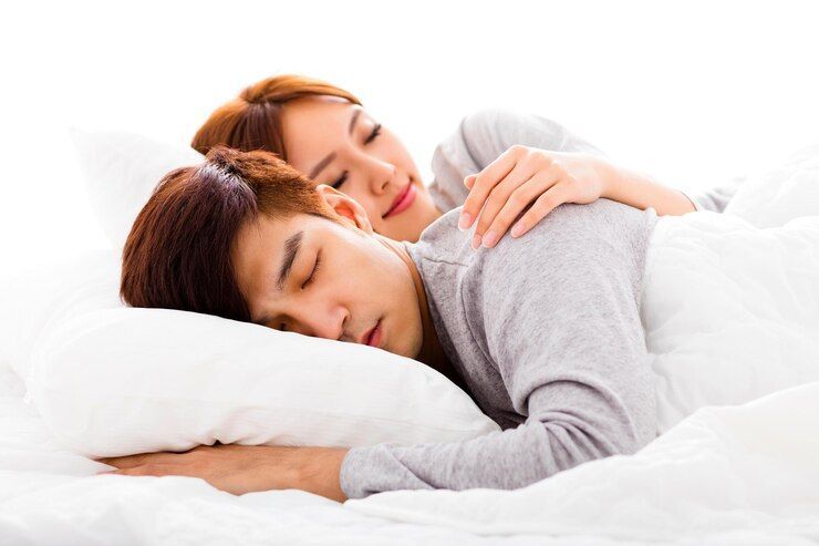 6 Manfaat Tidur Bersama Orang Tercinta yang Jarang Diketahui