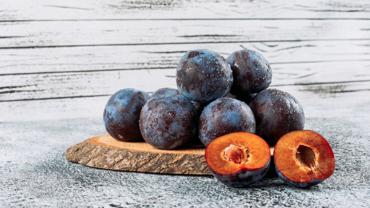 5 Manfaat Buah Plum untuk Kesehatan, Bantu Diet hingga Jaga Imun