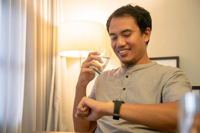 Cegah Dehidrasi saat Puasa, Ini 5 Cara Efektif yang Bisa Kamu Lakukan