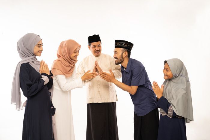 Bukan Sekadar Tradisi, Halalbihalal Ternyata Dapat Meningkatkan Kesehatan Mental dan Kebahagiaan