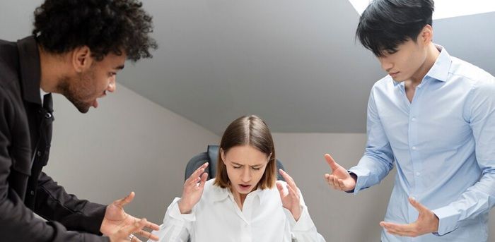 Tips Menghadapi Lingkungan Toxic di Tempat Kerja untuk Mental yang Sehat