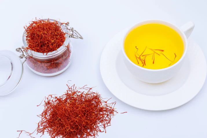 7 Manfaat Teh Saffron untuk Kesehatan yang Jarang Diketahui