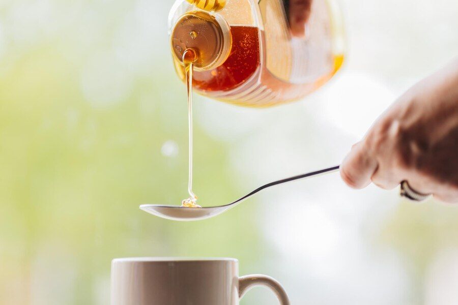 10 Manfaat Minum Satu Sendok Teh Madu di Pagi Hari yang Jarang Diketahui