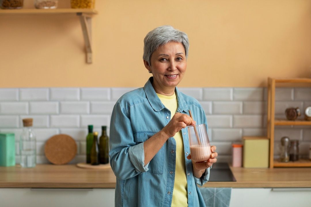 Lansia Jarang Olahraga dan Minum Susu Lebih Cepat Terkena Osteoporosis!