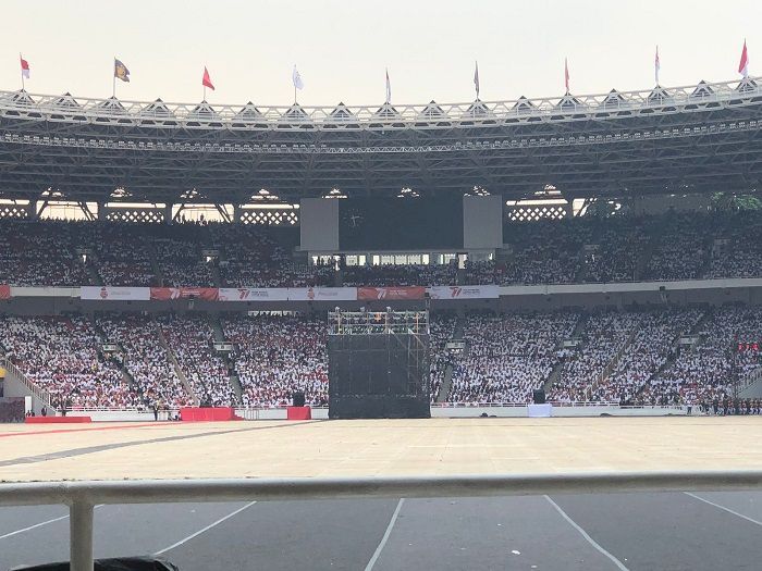 Hadiri Acara HUT Bhayangkara, Ini Cara Presiden Jokowi Pastikan Rumput GBK Aman