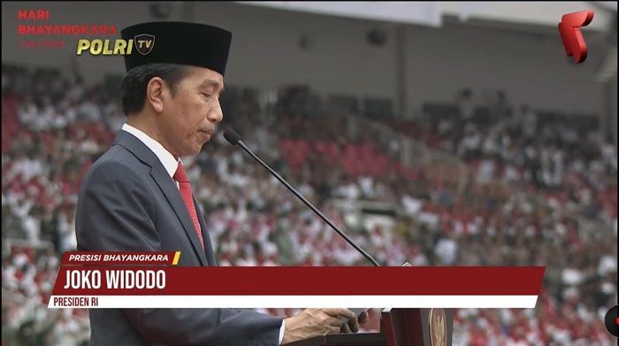 Pimpin Upacara HUT Bhayangkara, Presiden Jokowi: Hati-hati Gerak-Gerik Polri Tidak Bisa Ditutupi Lagi!
