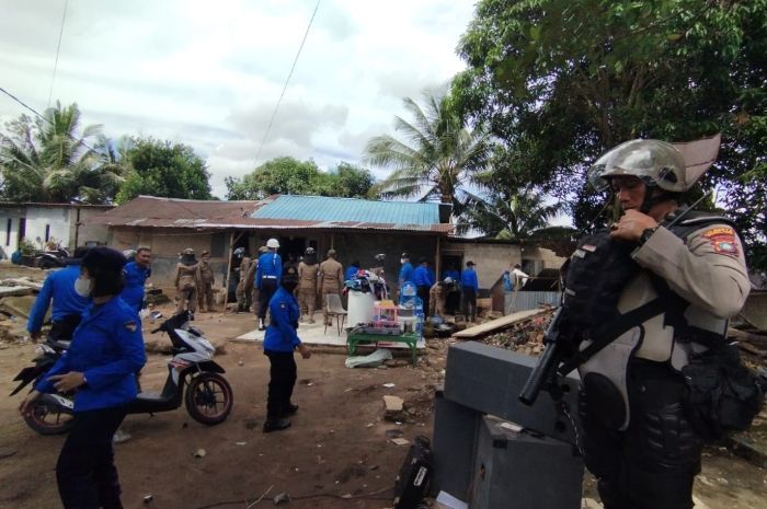 Penertiban Rumah Liar di Batam Berakhir Ricuh, Seorang Polisi Terkena Busur Panah