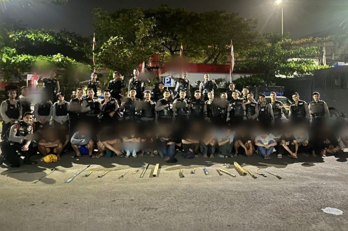 Polisi Gagalkan Aksi Tawuran di Jakbar Dini Hari Tadi, 32 Remaja dan Senjata Tajam Diamankan