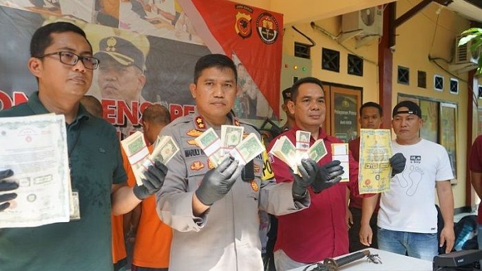 Sudah Jelang Pemilu, Polisi Temukan Peredaran Uang Palsu: Sita Puluhan Triliun di Sukabumi