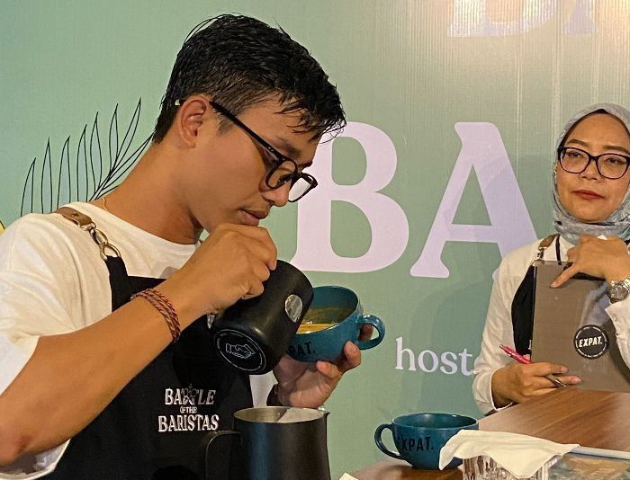 Keren! Para Barista Unjuk Bakat Membuat Kopi dalam Kompetisi Barista Terbesar di Tanah Air