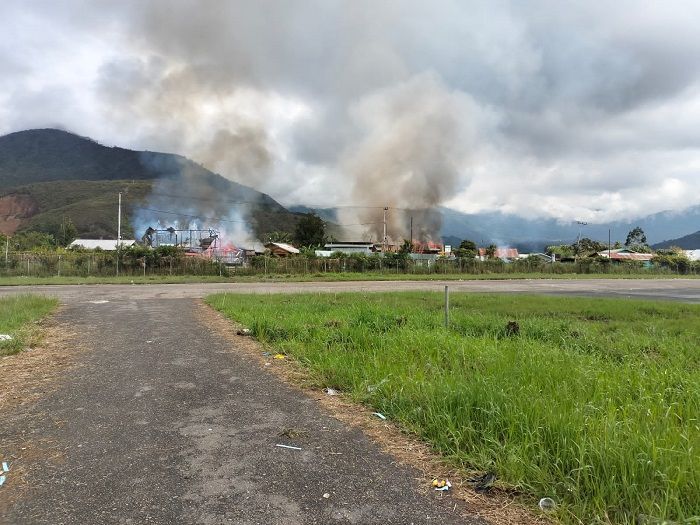 Ricuh di Dogiayi Papua Bikin Merinding! Polisi-TNI Dihujani Batu Hingga Panah!