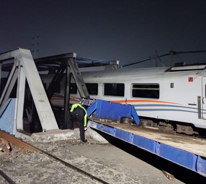 Imbas Kecelakaan di Semarang, 3 KA Tujuan Blitar dan Malang Alami Keterlambatan 2 Jam Lebih 