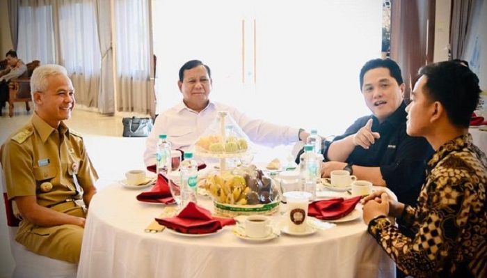 Momen Kebersamaan Prabowo, Ganjar dan Erick Thohir Duduk Satu Meja saat Menunggu Presiden di Boyolali