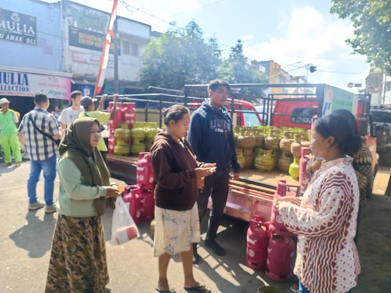 Stok Gas Aman, Bupati Jember Larang PNS Pakai Gas LPG 3 Kg