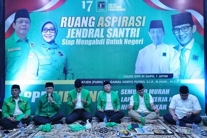 Ketum Plt PPP Bareng Sandiaga Uno Resmikan Rumah Relawan Jenderal Santri di Surabaya