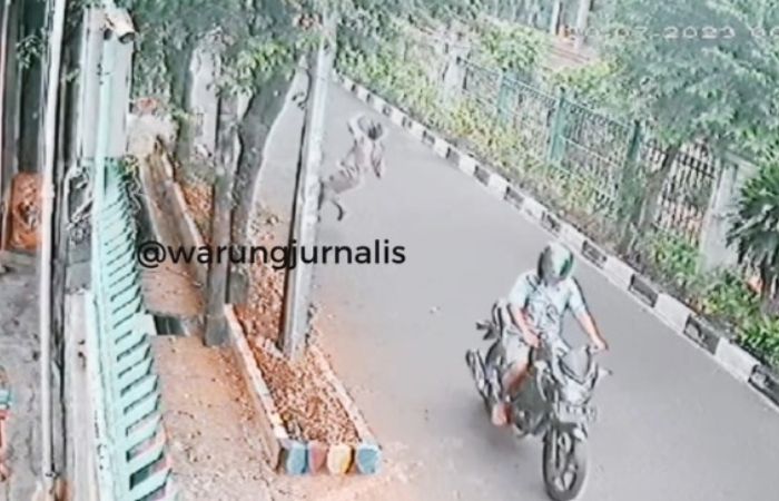 Detik-detik Nenek di Jaktim Dijambret Pemotor, Terjungkal Usai Kalungnya Dirampas