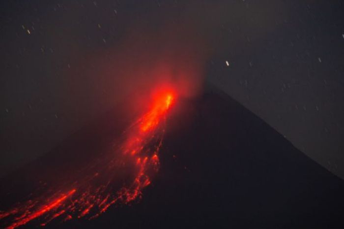 BPPTKG Yogyakarta: Gunung Merapi Delapan Kali Luncurkan Lava Pijar