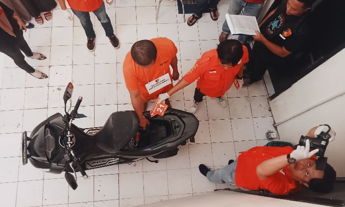 Adegan Mematikan Diperagakan saat Rekonstruksi Pembunuhan Pasutri di Ruang Karaoke